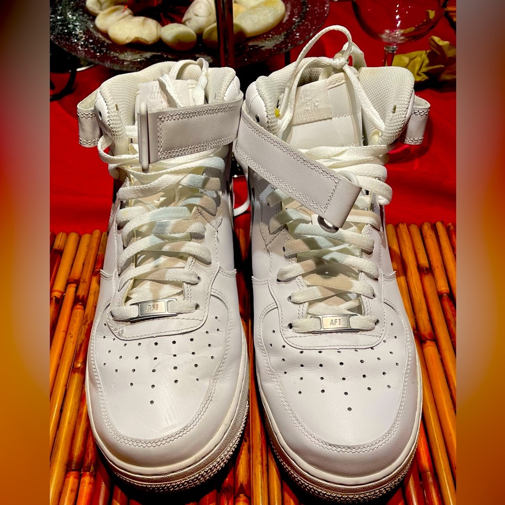Nike air forces one.